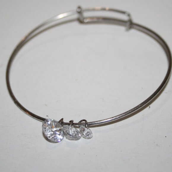Beautiful silver sparkling CZ charm bangle bracelet - Picture 1 of 3